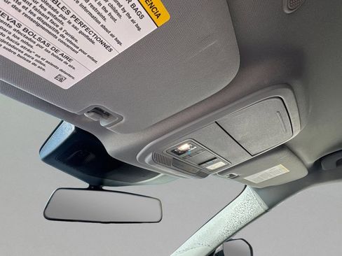 Used 2023 Ford Explorer XLT AWD/4WD image 30