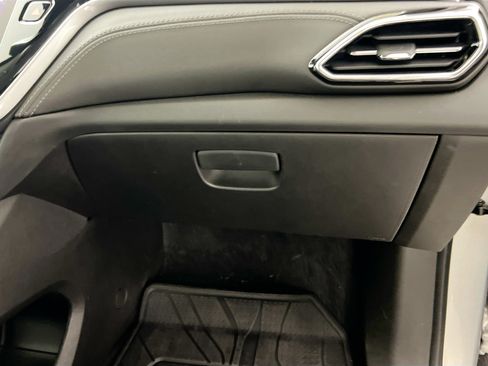 Used 2023 Chevrolet Bolt EUV LT w/ Convenience Package image 34