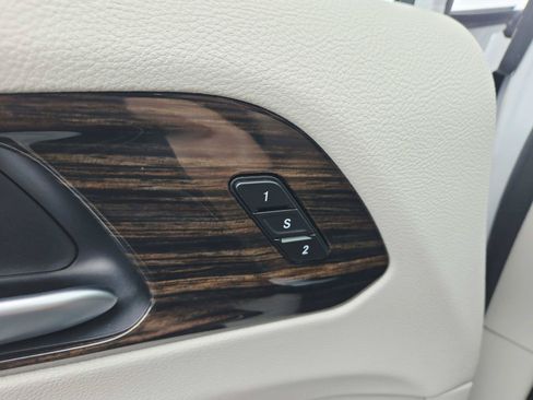 Used 2024 Chrysler Pacifica Limited FWD image 39