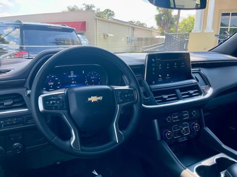 Used 2024 Chevrolet Suburban LT image 14