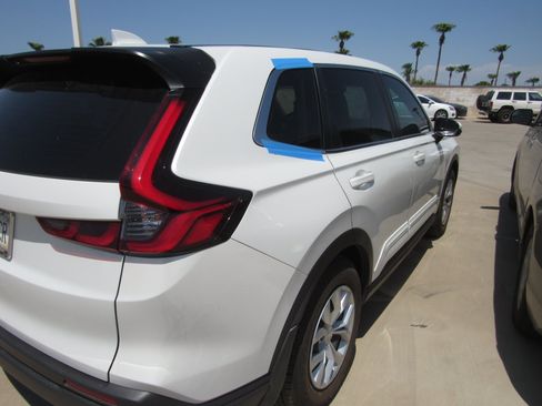 Used 2024 Honda CR-V LX image 3