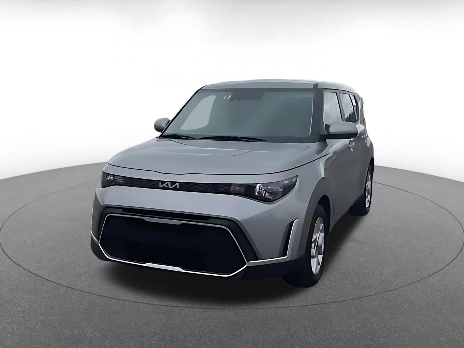 Used 2025 Kia Soul LX w/ LX Technology Package FWD image 6
