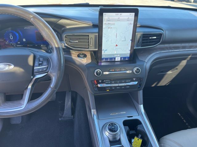 Used 2020 Ford Explorer Platinum w/ Premium Technology Package AWD/4WD image 10