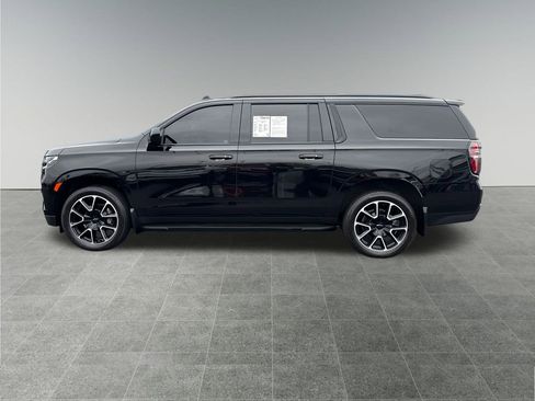 Used 2023 Chevrolet Suburban RST image 2