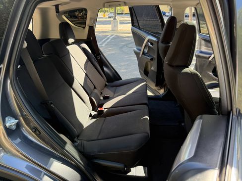 Used 2017 Toyota RAV4 XLE w/ Carpet Mat Package FWD image 17
