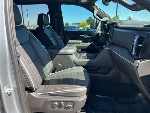 Used 2025 GMC Sierra 2500 AT4X AWD/4WD image 17