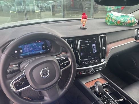 Used 2024 Volvo S60 B5 Plus image 12