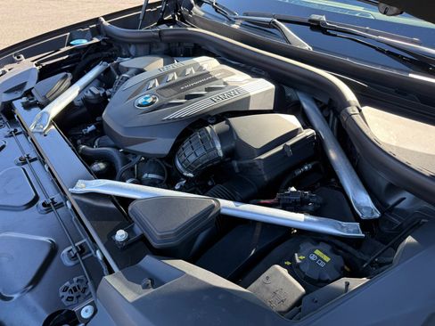 Used 2022 BMW X7 M50i image 20