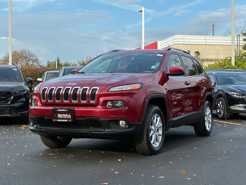 Used 2016 Jeep Cherokee Latitude w/ Safety/Convenience Group AWD/4WD image 1