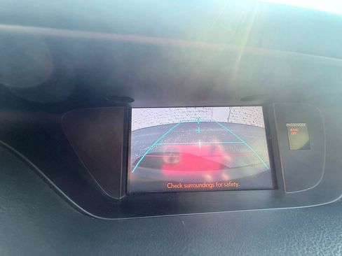 Used 2013 Lexus ES 300h w/ Luxury Pkg FWD image 16