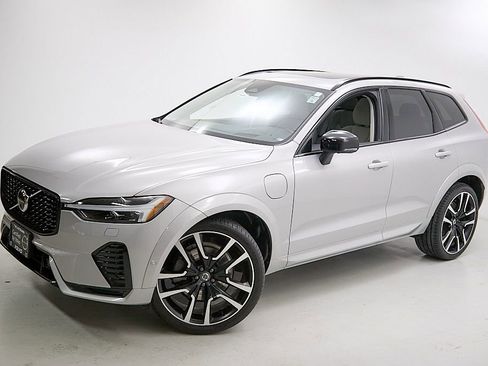 Certified 2024 Volvo XC60 T8 Ultimate w/ Protection Package Premier image 3