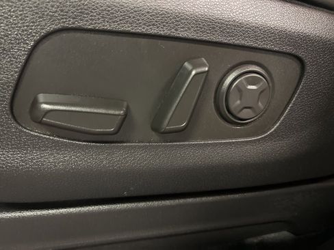 Used 2024 Kia Carnival SX image 27