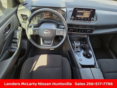 Used 2025 Nissan Rogue S FWD image 15