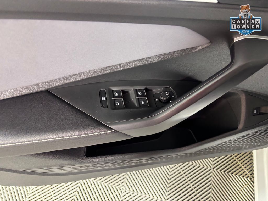 Used 2026 Volkswagen Jetta SE FWD image 13