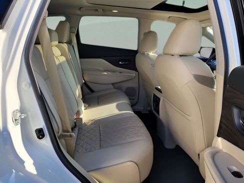 Used 2019 Nissan Murano Platinum image 18