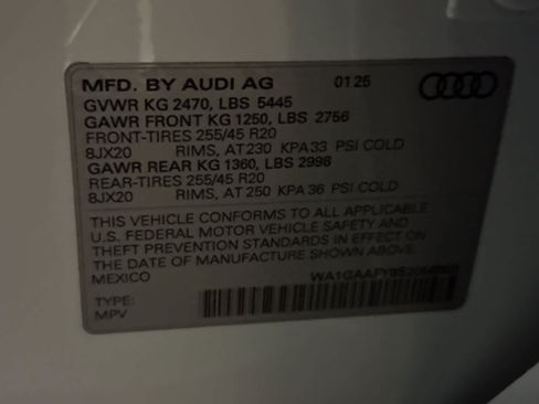 Used 2025 Audi Q5 2.0T Premium w/ Convenience Plus Package AWD/4WD image 29