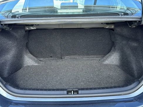 Used 2017 Toyota Corolla SE FWD image 9