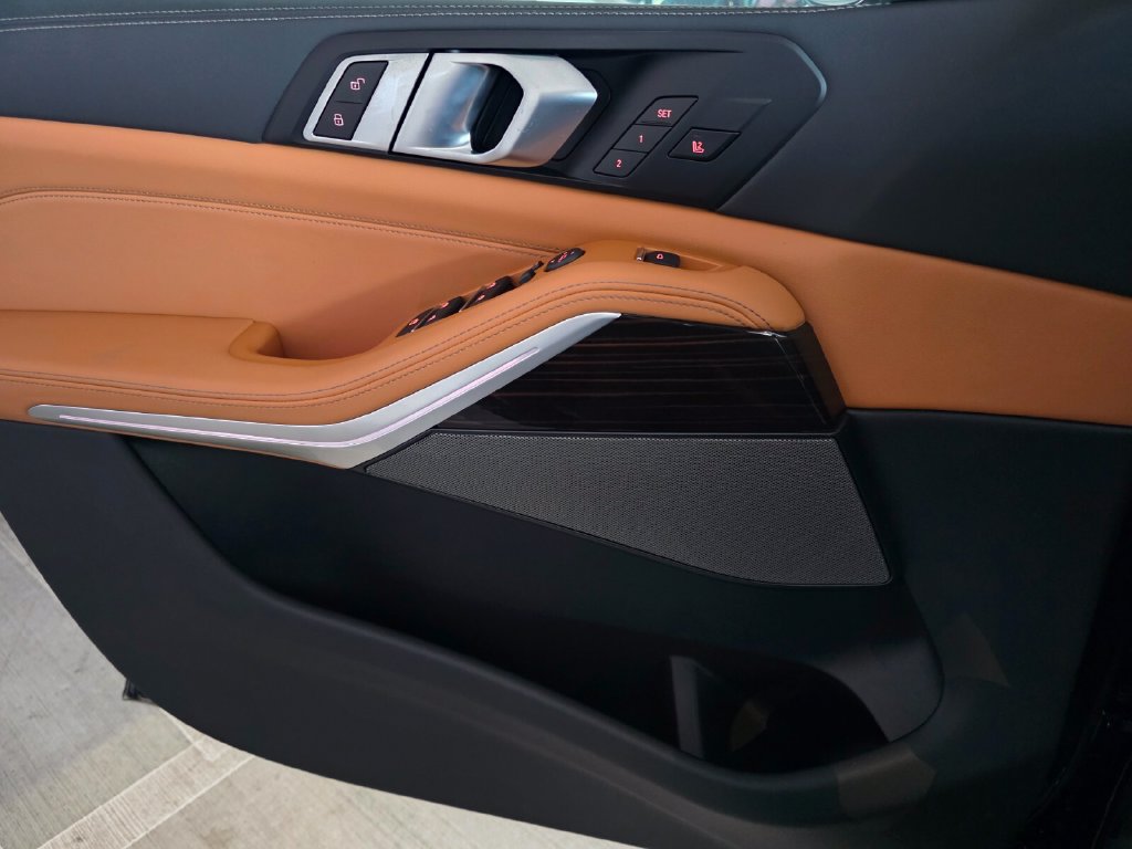 New 2026 BMW X5 M60i RWD image 16