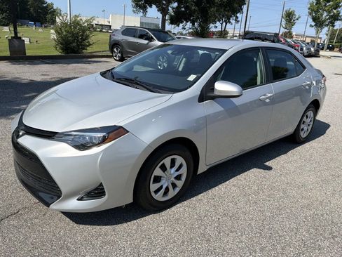 Used 2019 Toyota Corolla L FWD image 3