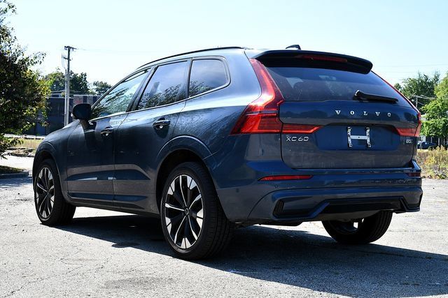 Used 2026 Volvo XC60 B5 Plus AWD/4WD image 5