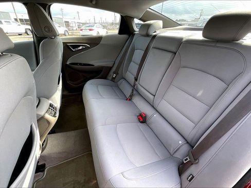 Used 2017 Chevrolet Malibu LT w/ Driver Confidence Package image 19