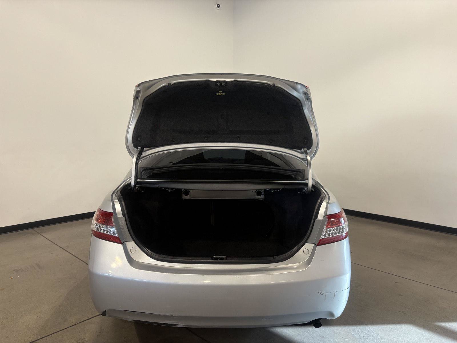 Used 2011 Toyota Camry LE FWD image 43