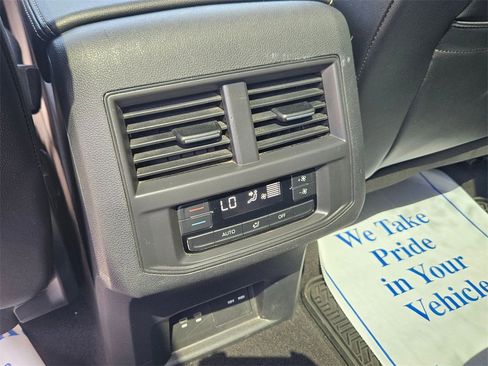 Used 2021 Volkswagen Atlas SE w/ Panoramic Sunroof Package image 26