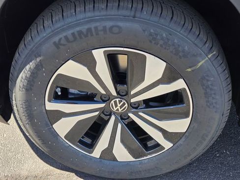 New 2026 Volkswagen Atlas SE FWD image 5