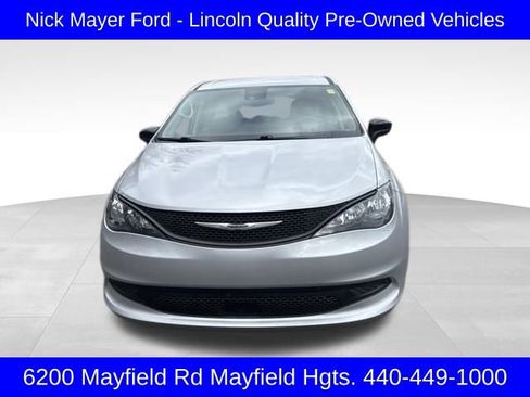 Used 2024 Chrysler Voyager LX image 2