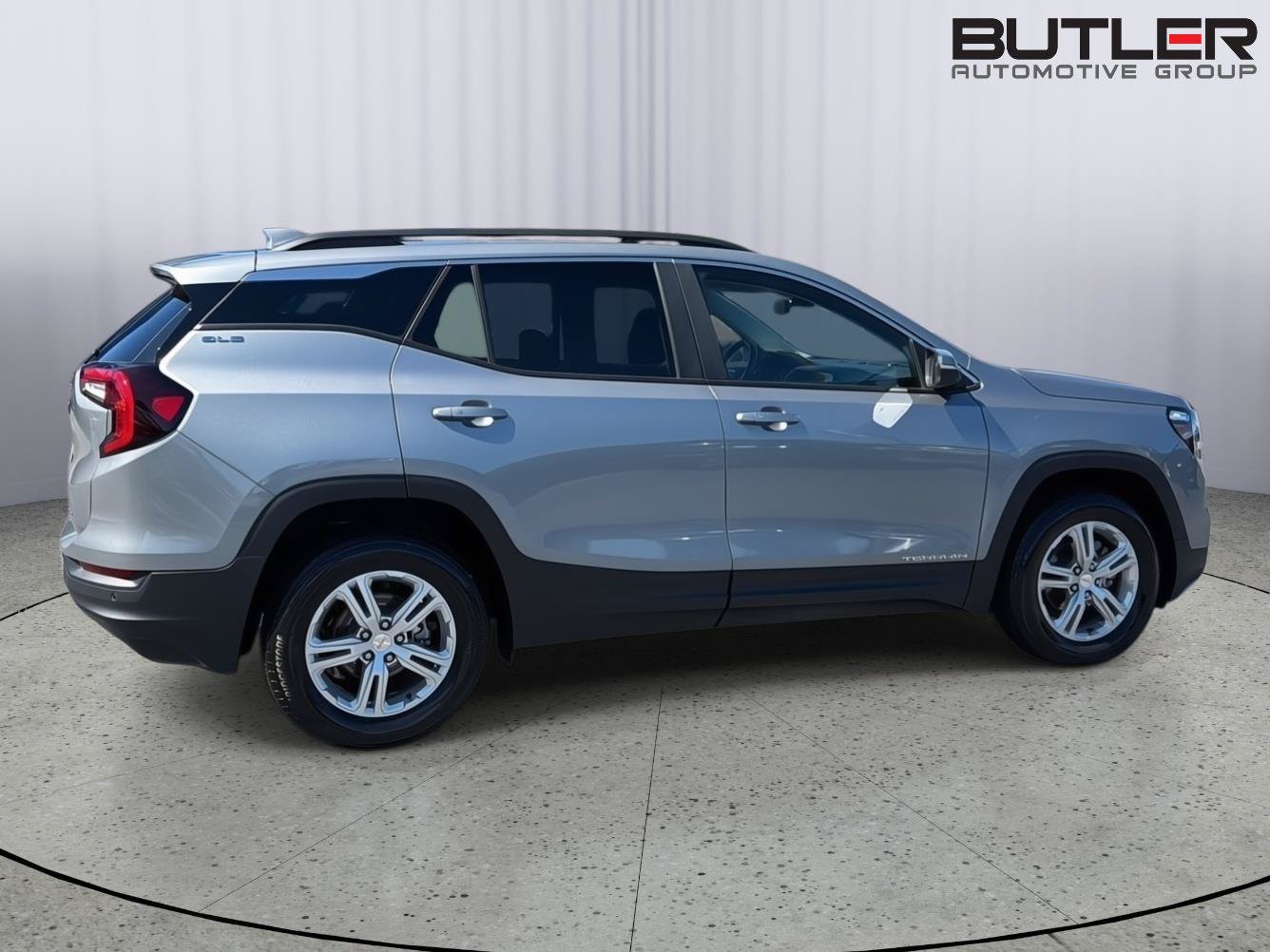 Used 2024 GMC Terrain SLE w/ Driver Convenience Package AWD/4WD image 7