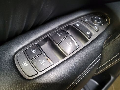 Used 2020 Nissan Armada SL w/ Premium Package image 27