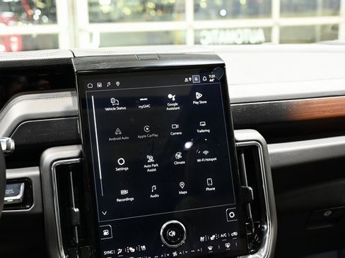 New 2026 GMC Yukon Denali w/ Sun & Power Step Package image 18