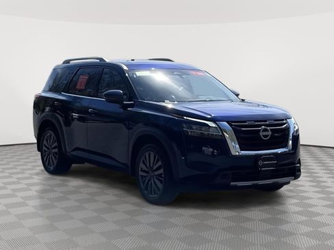 Certified 2024 Nissan Pathfinder SL w/ SL Premium Package AWD/4WD image 3