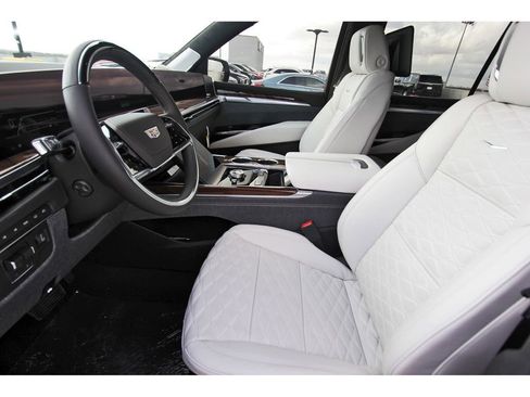 New 2026 Cadillac Escalade ESV Platinum Sport w/ LPO, ONYX Package image 6