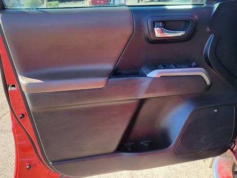 Used 2020 Toyota Tacoma Limited RWD image 25