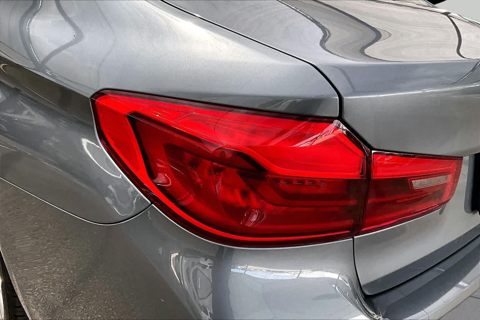 Used 2019 BMW 530i w/ Convenience Package RWD image 29