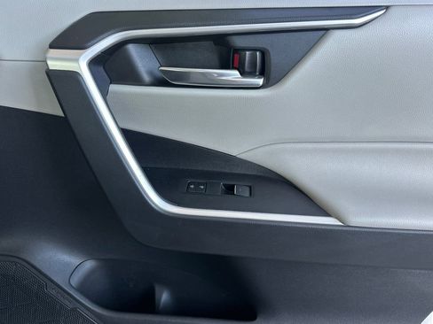 Certified 2022 Toyota RAV4 XLE image 22