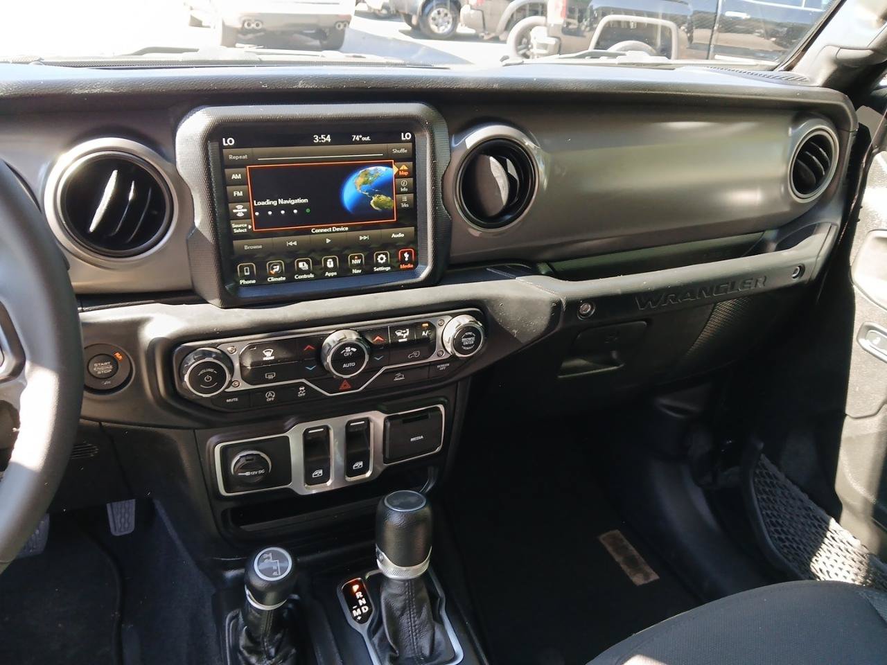 Used 2023 Jeep Wrangler Sport AWD/4WD image 16