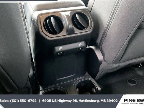 Used 2023 Jeep Gladiator Sport image 24