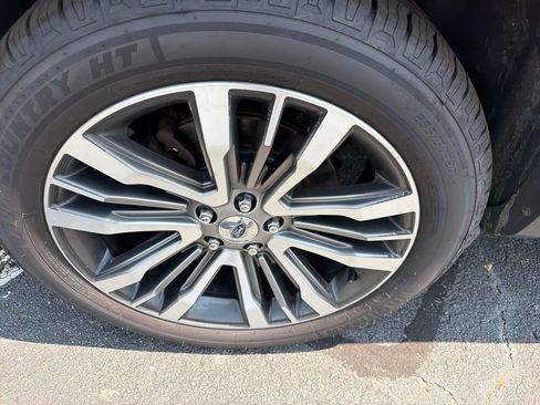 Used 2017 Ford Explorer Platinum AWD/4WD image 20