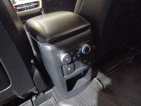 Used 2020 Ford Explorer XLT w/ Comfort Package image 21