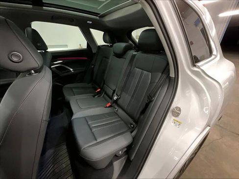 Certified 2025 Audi Q5 Premium w/ Convenience Package AWD/4WD image 25