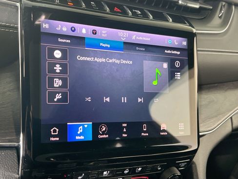 Used 2023 Jeep Grand Cherokee Overland w/ Luxury Tech Group IV image 15