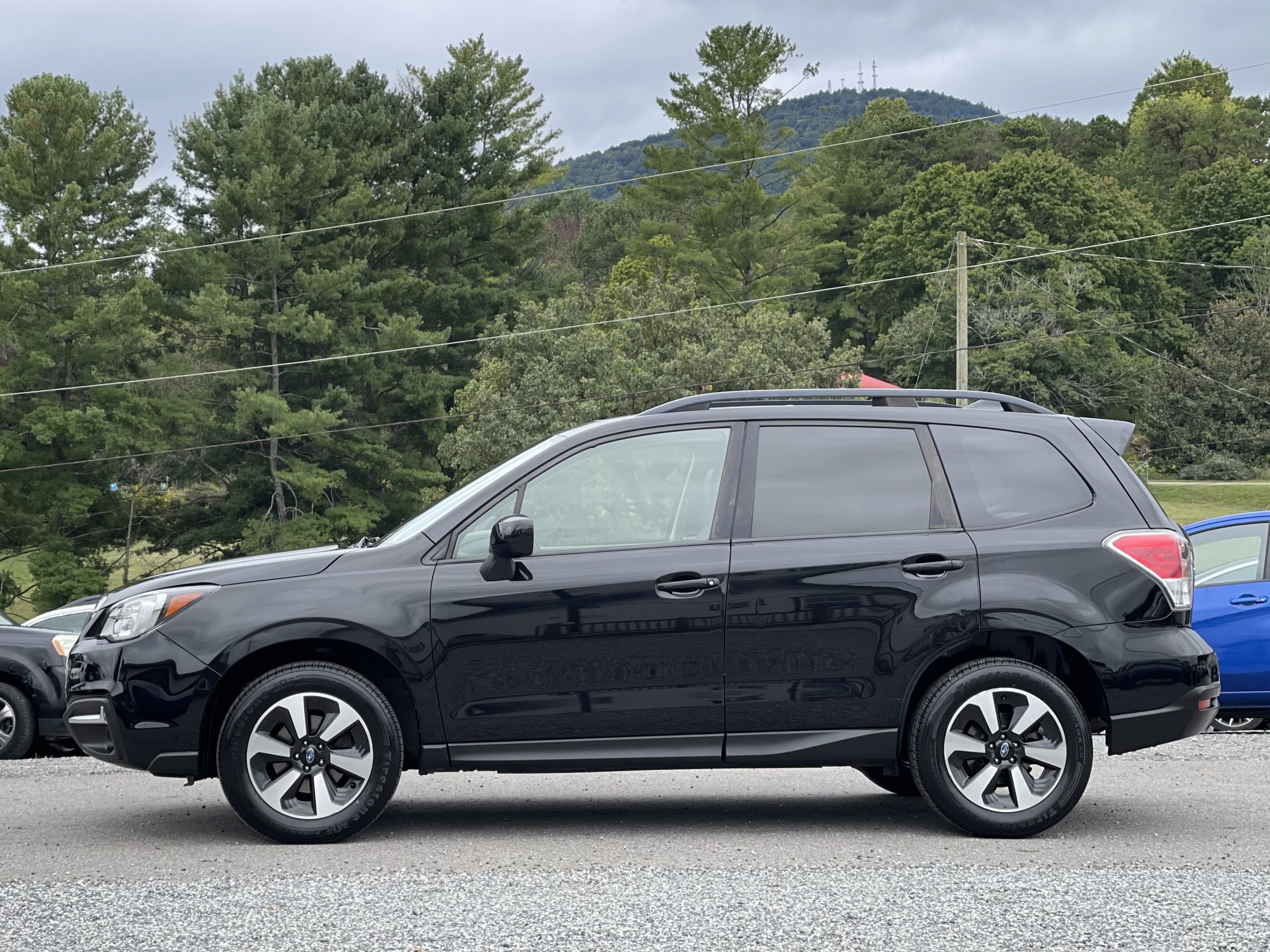 Used 2017 Subaru Forester 2.5i Premium w/ All-Weather Package AWD/4WD image 6