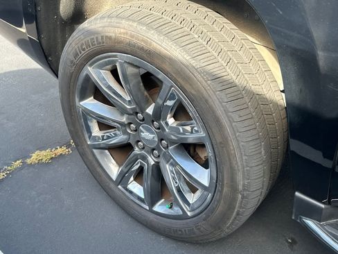 Used 2019 Chevrolet Suburban Premier AWD/4WD image 14