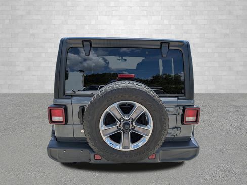 Used 2020 Jeep Wrangler Unlimited Sahara image 3
