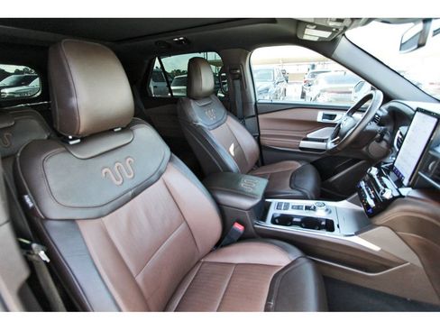 Used 2023 Ford Explorer King Ranch w/ Technology Package RWD image 29