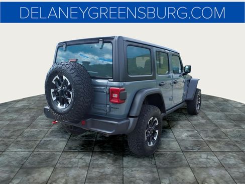 Used 2025 Jeep Wrangler Unlimited Rubicon AWD/4WD image 3
