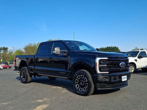 Used 2025 Ford F250 Platinum w/ FX4 Off-Road Package AWD/4WD image 1