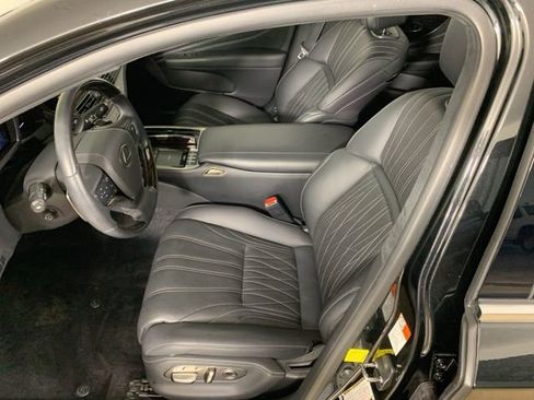 Used 2022 Lexus LS 500 AWD w/ Luxury Package image 32